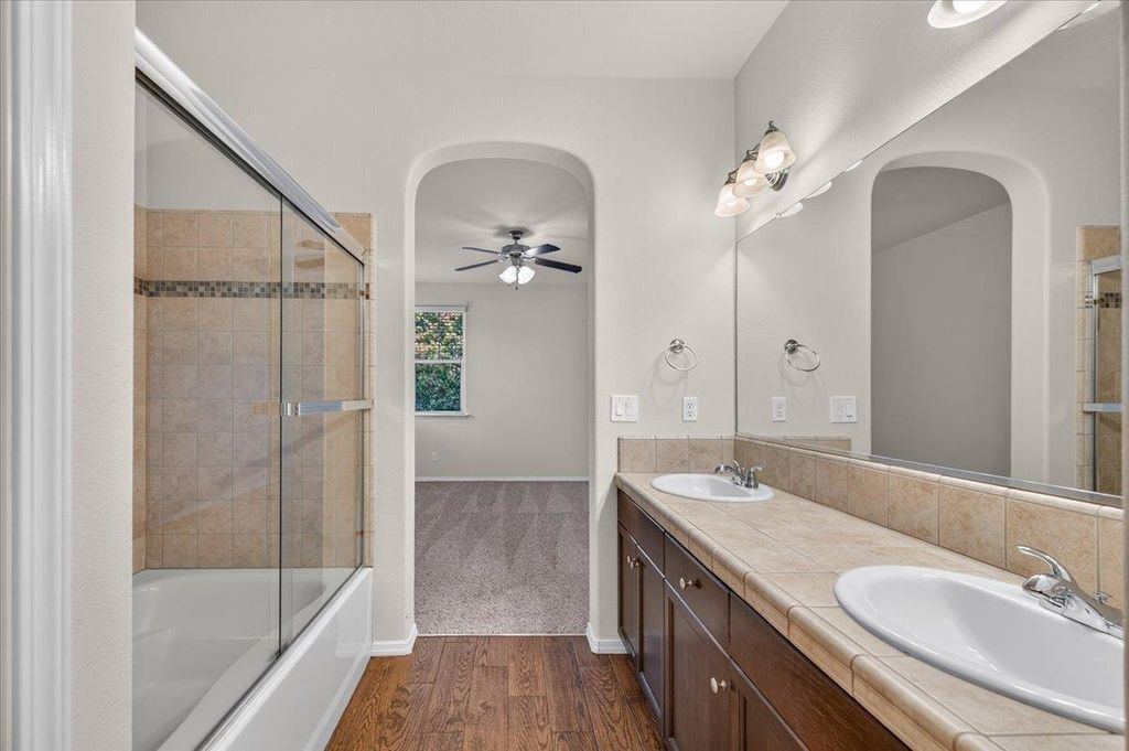 Image 33 of property listing at 4071 Harlan Ranch Boulevard, Clovis, CA 93619