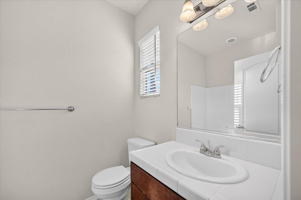 Image 34 of property listing at 4071 Harlan Ranch Boulevard, Clovis, CA 93619