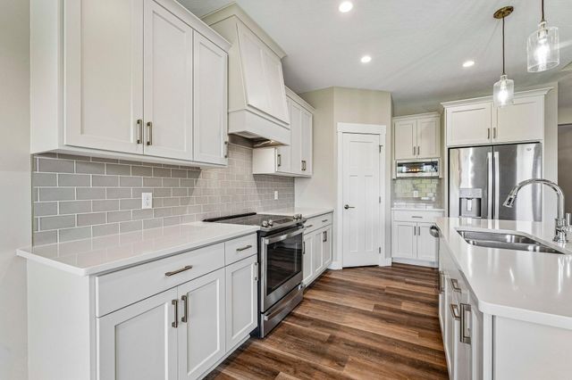 12580 Masters Lane, Lindstrom, MN 55045