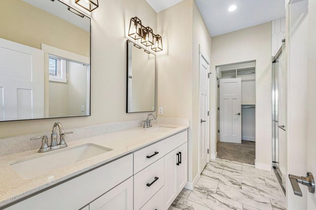 12580 Masters Lane, Lindstrom, MN 55045