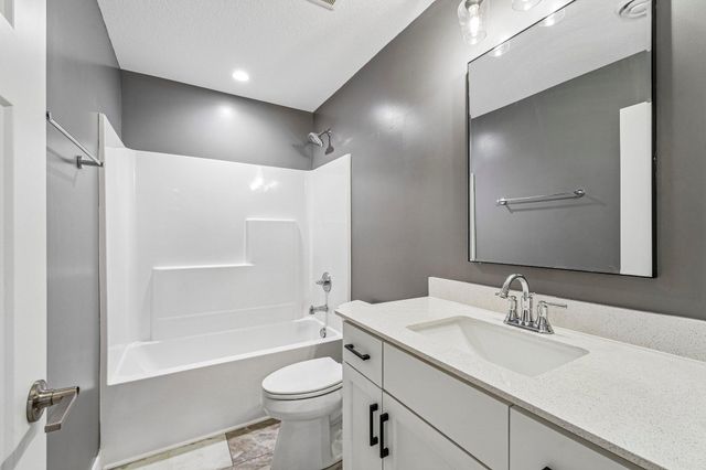 12580 Masters Lane, Lindstrom, MN 55045