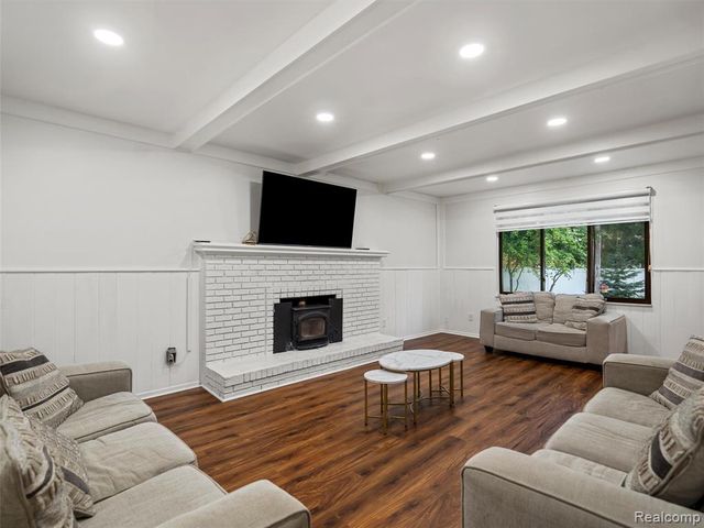 44364 Highgate Drive, Clinton Township, MI 48038