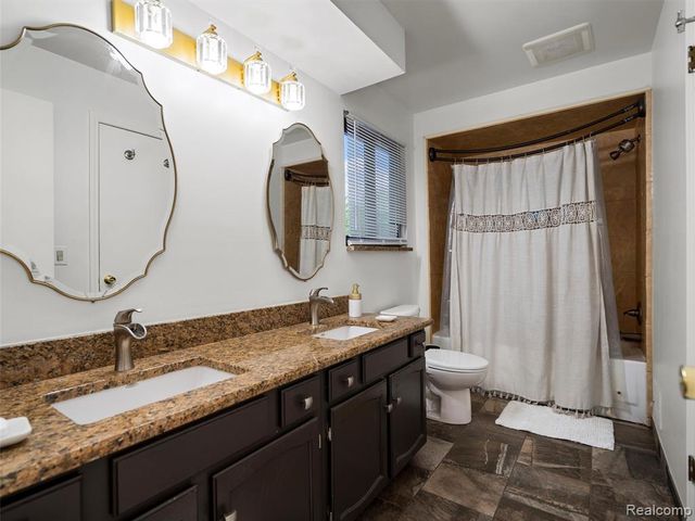44364 Highgate Drive, Clinton Township, MI 48038