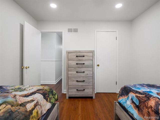 44364 Highgate Drive, Clinton Township, MI 48038