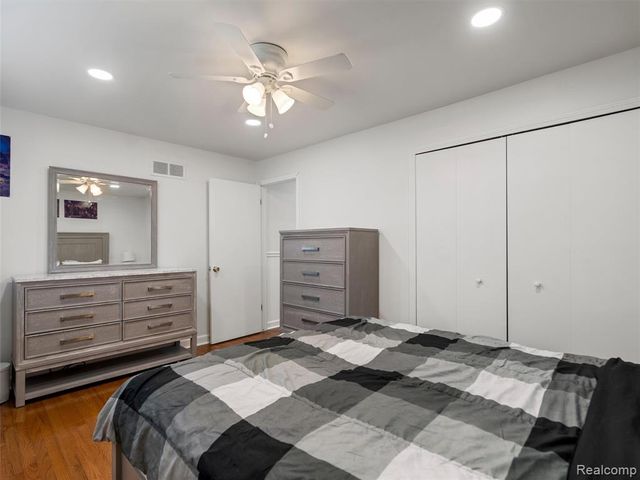 44364 Highgate Drive, Clinton Township, MI 48038