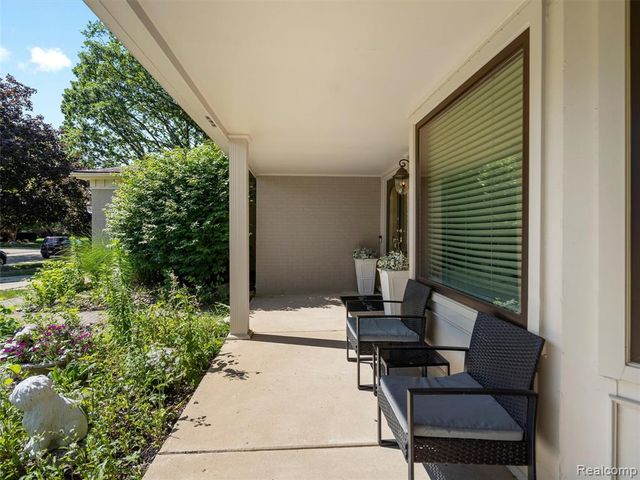 44364 Highgate Drive, Clinton Township, MI 48038