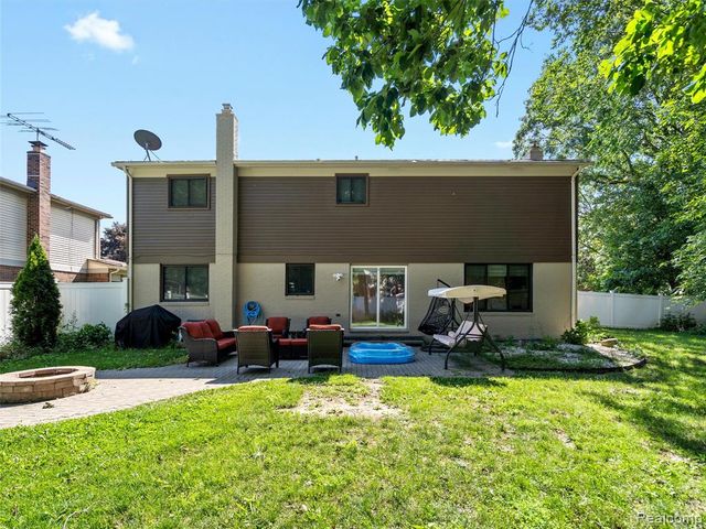 44364 Highgate Drive, Clinton Township, MI 48038