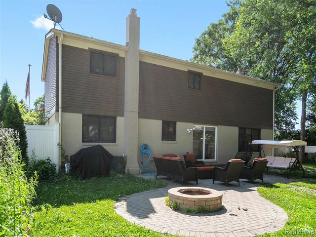 44364 Highgate Drive, Clinton Township, MI 48038