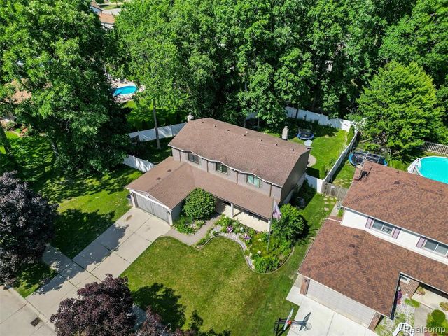 44364 Highgate Drive, Clinton Township, MI 48038