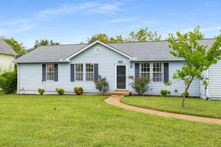 3840 Priest Lake Dr, Nashville, TN 37217