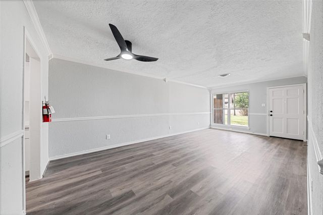 2675 Gessner Drive, Houston, TX 77080