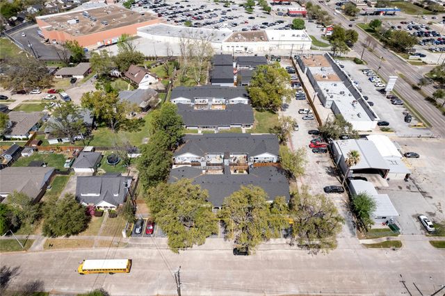 2675 Gessner Drive, Houston, TX 77080