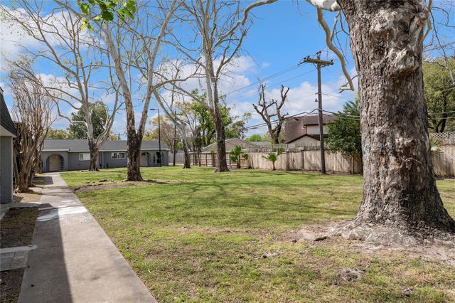 2675 Gessner Drive, Houston, TX 77080