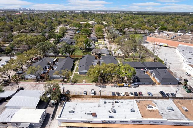 2675 Gessner Drive, Houston, TX 77080