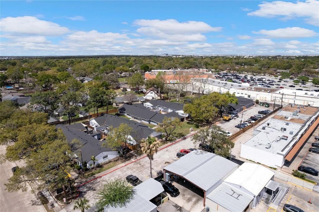 2675 Gessner Drive, Houston, TX 77080