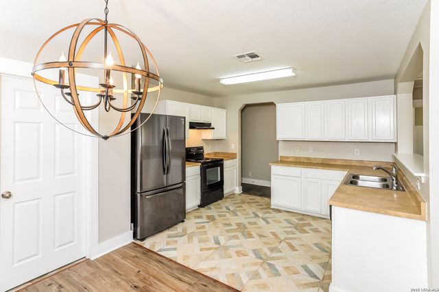 8039 SILVER GRV, San Antonio, TX 78254