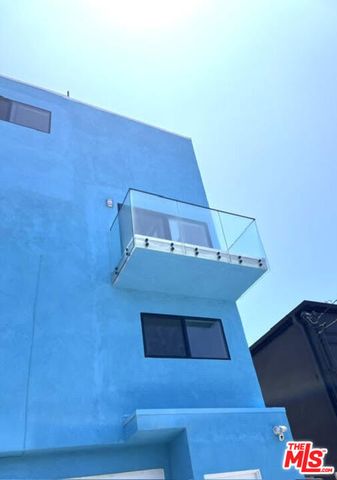 19 Sunset Avenue 3, Venice, CA 90291