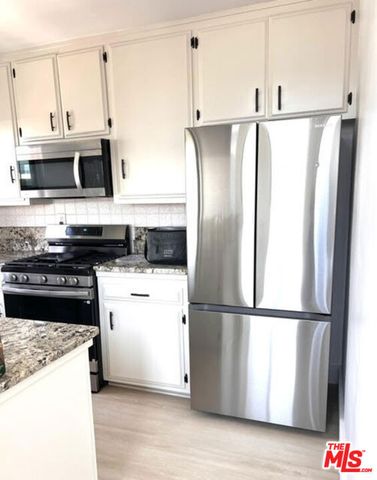 19 Sunset Avenue 3, Venice, CA 90291