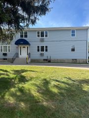103 Horse Pond Road APT E, Salem, CT 06420