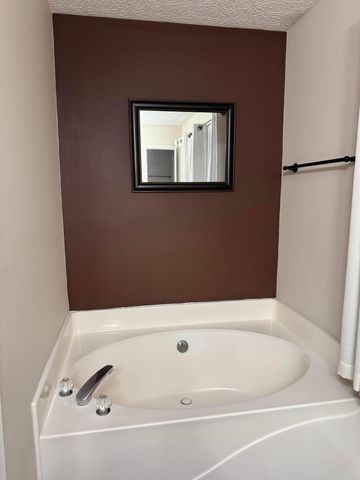 6057 Northbend Drive, Canal Winchester, OH 43110