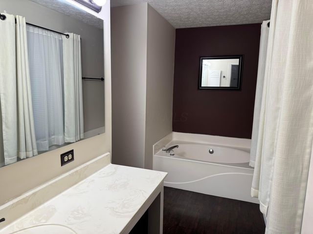 6057 Northbend Drive, Canal Winchester, OH 43110