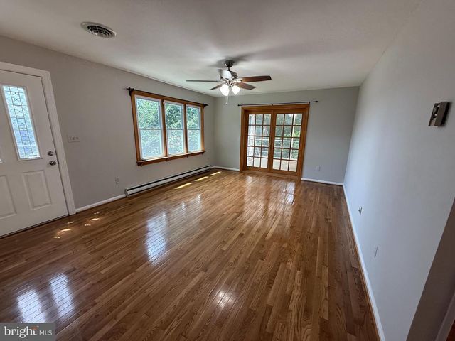 6633 GRAYS MILL RD, Warrenton, VA 20187
