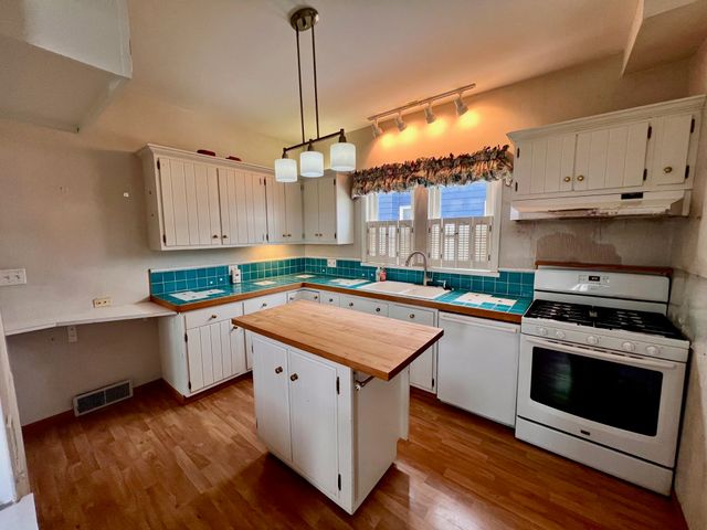 1715 5th Street, Bay City, MI 48708