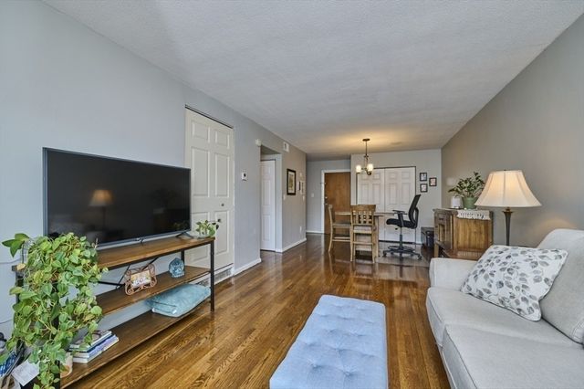 790 Hyde Park Ave 24, Boston, MA 02136