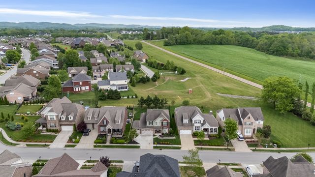 2516 Westerham Way, Thompsons Station, TN 37179