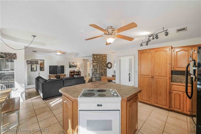 9 Hills Dale Street, Van Buren, AR 72956