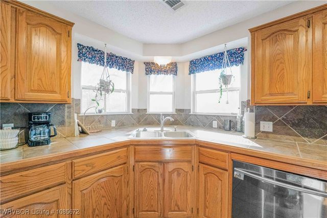 9 Hills Dale Street, Van Buren, AR 72956