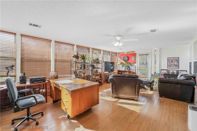 9 Hills Dale Street, Van Buren, AR 72956