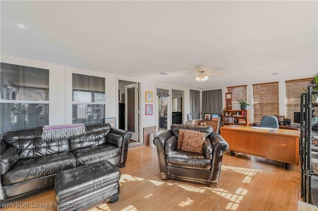 9 Hills Dale Street, Van Buren, AR 72956