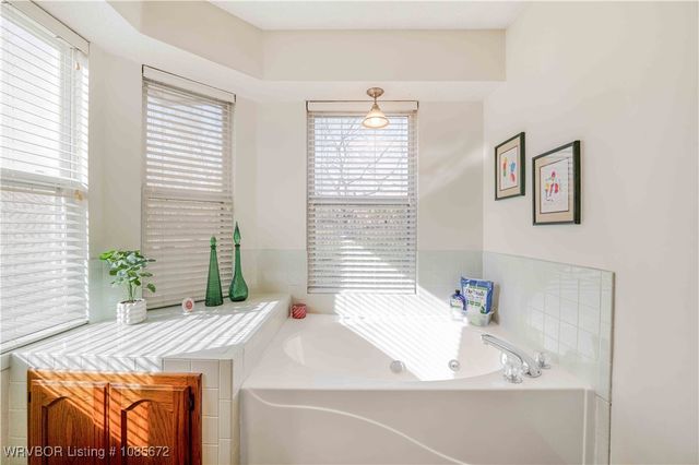 9 Hills Dale Street, Van Buren, AR 72956