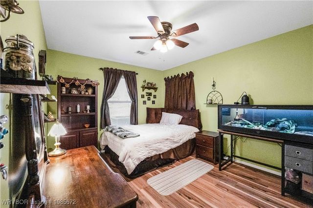 9 Hills Dale Street, Van Buren, AR 72956