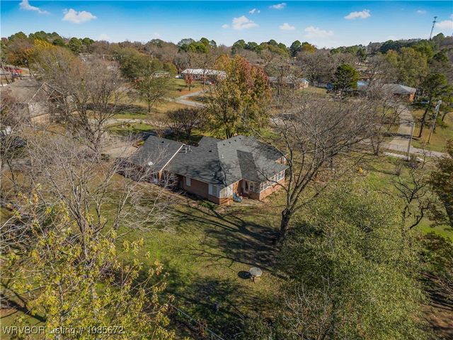 9 Hills Dale Street, Van Buren, AR 72956