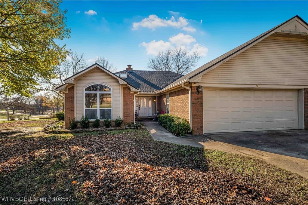9 Hills Dale Street, Van Buren, AR 72956
