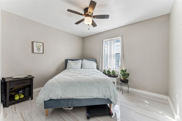 420 Shady Oaks Lane, Paris, TX 75460