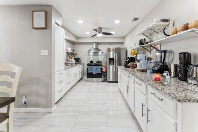 420 Shady Oaks Lane, Paris, TX 75460