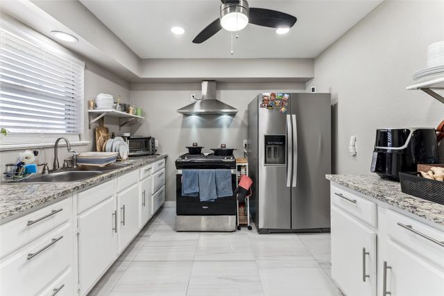 420 Shady Oaks Lane, Paris, TX 75460
