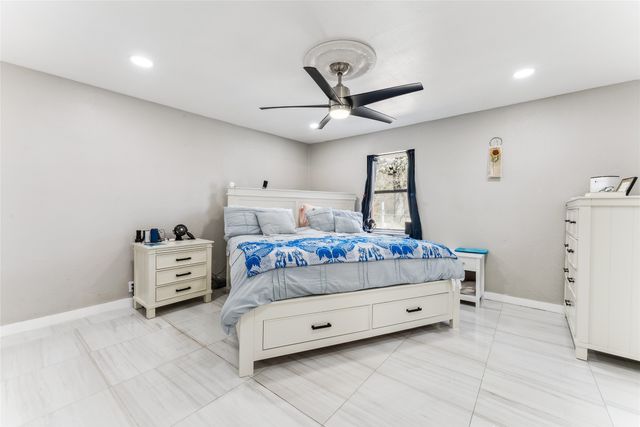 420 Shady Oaks Lane, Paris, TX 75460