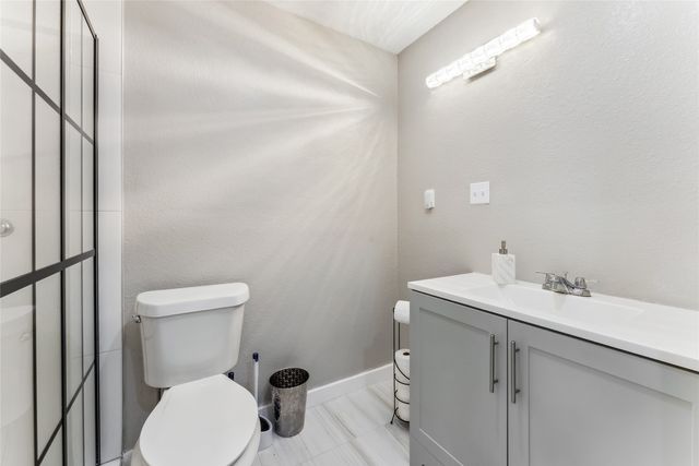 420 Shady Oaks Lane, Paris, TX 75460