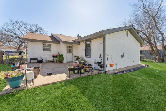 420 Shady Oaks Lane, Paris, TX 75460