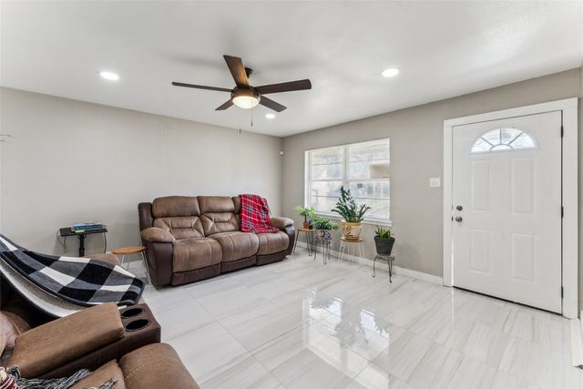 420 Shady Oaks Lane, Paris, TX 75460