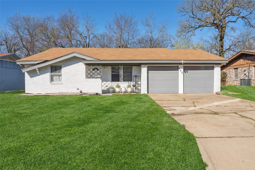 420 Shady Oaks Lane, Paris, TX 75460
