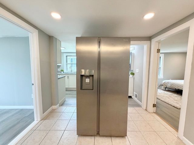 87 Vezina Ave, Leominster, MA 01453