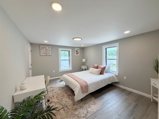 87 Vezina Ave, Leominster, MA 01453