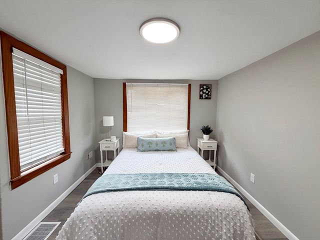87 Vezina Ave, Leominster, MA 01453