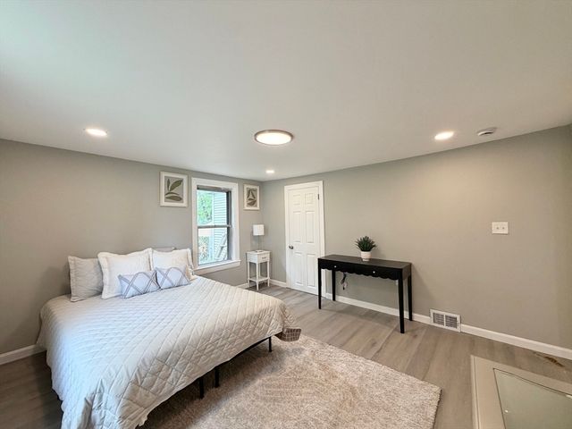 87 Vezina Ave, Leominster, MA 01453