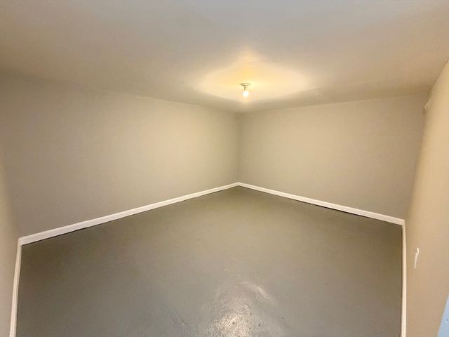 87 Vezina Ave, Leominster, MA 01453